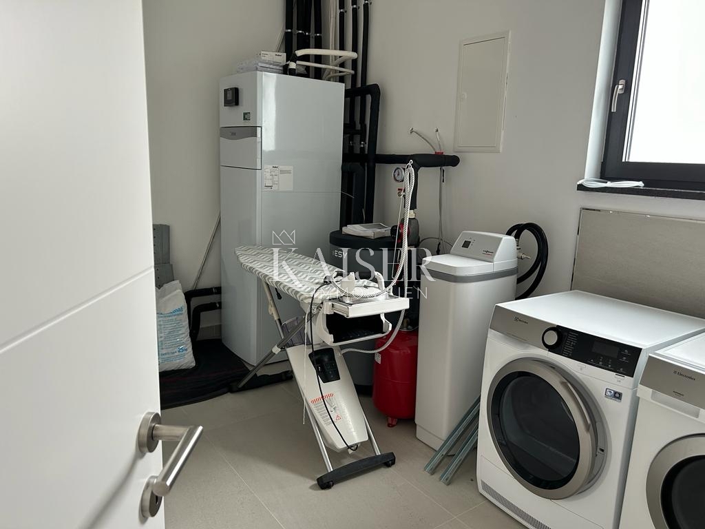 Istria - Parenzo, villa moderna vicino al mare