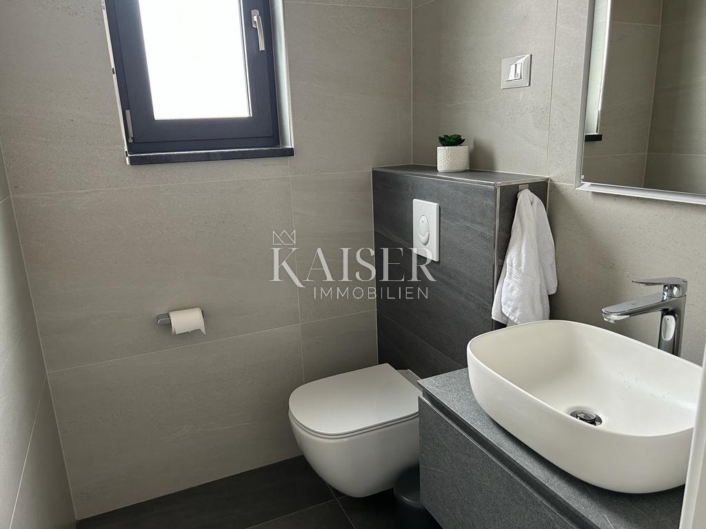 Istria - Parenzo, villa moderna vicino al mare