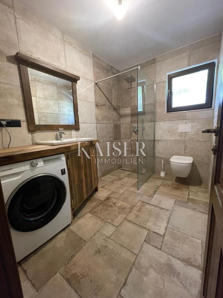 Isola di Krk, dintorni di Dobrinje - imponente casa in pietra con piscina, 220 m2