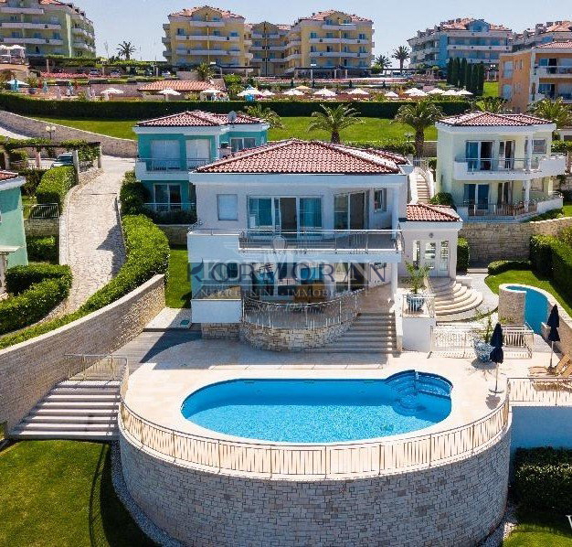 Villa di lusso con piscina prima fila al mare con posizione esclusiva - Monte Rosso