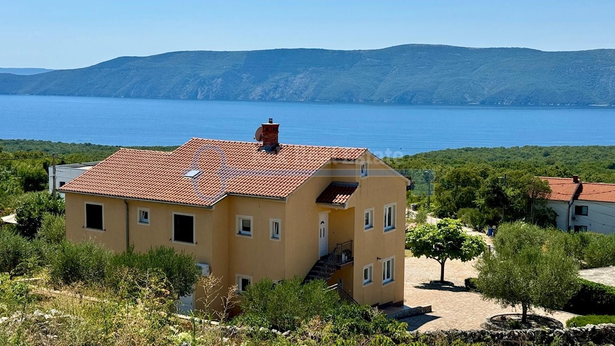 LINARDIĆI - TERRENO EDIFICABILE CON VISTA MARE