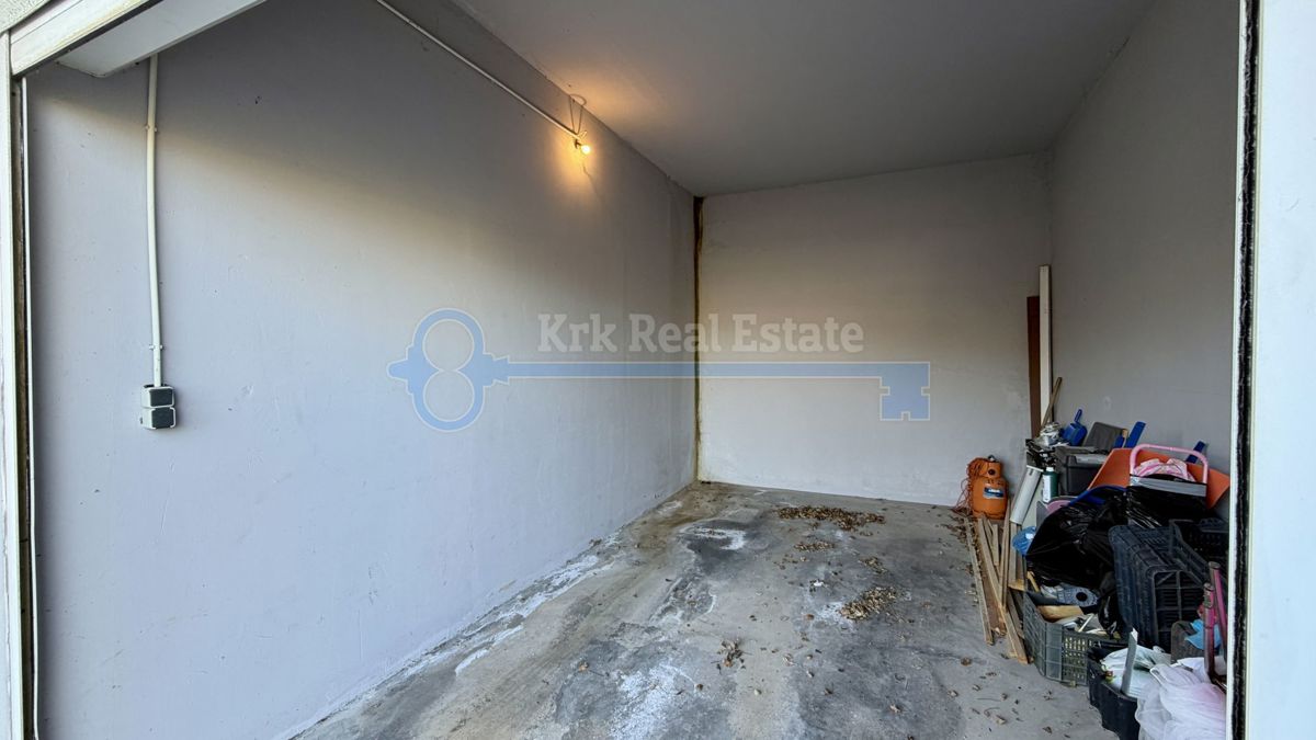 VRBNIK - APPARTAMENTO CON VISTA MARE