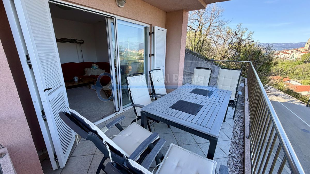 VRBNIK - APPARTAMENTO CON VISTA MARE