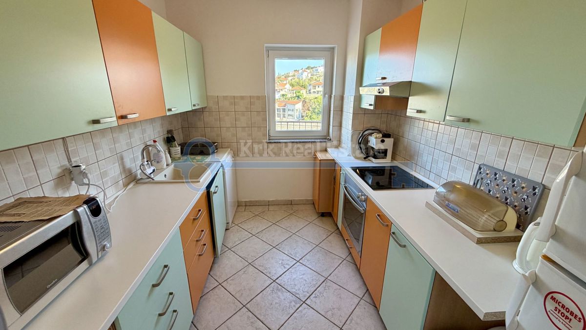 VRBNIK - APPARTAMENTO CON VISTA MARE