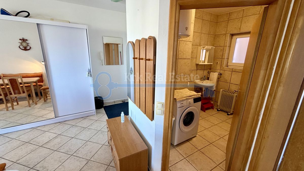 VRBNIK - APPARTAMENTO CON VISTA MARE