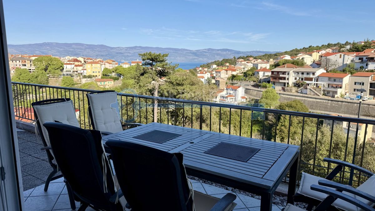 VRBNIK - APPARTAMENTO CON VISTA MARE