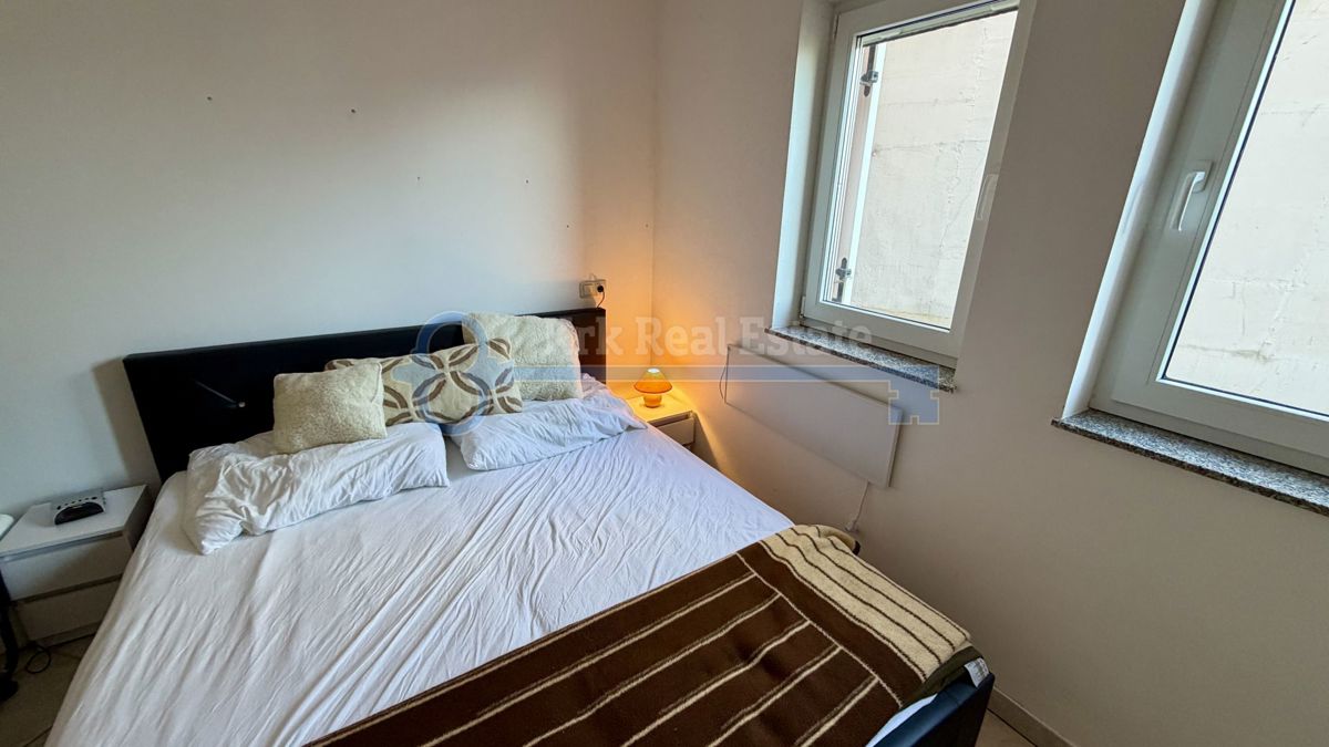 VRBNIK - APPARTAMENTO CON VISTA MARE