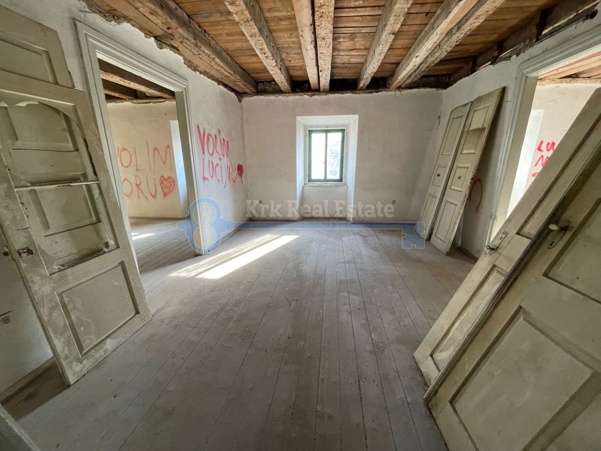FUŽINE – STRUTTURA INDIPENDENTE CON LOCALI 