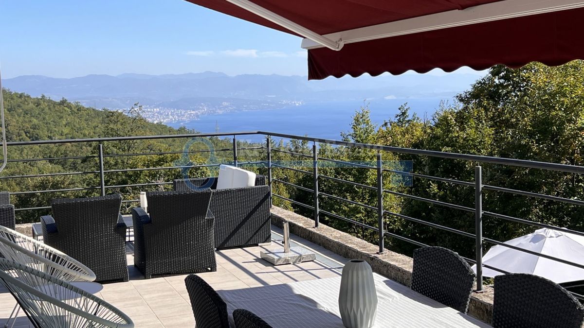 ABBAZIA - CASA INDIPENDENTE CON VISTA MARE E PISCINA