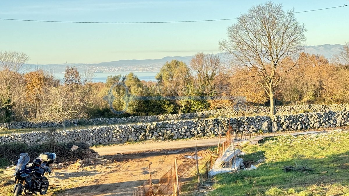 SVETI ANTON-TERRENO EDIFICABILE CON VISTA MARE