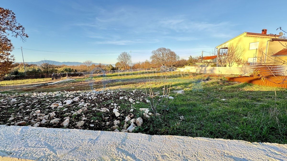 SVETI ANTON-TERRENO EDIFICABILE CON VISTA MARE