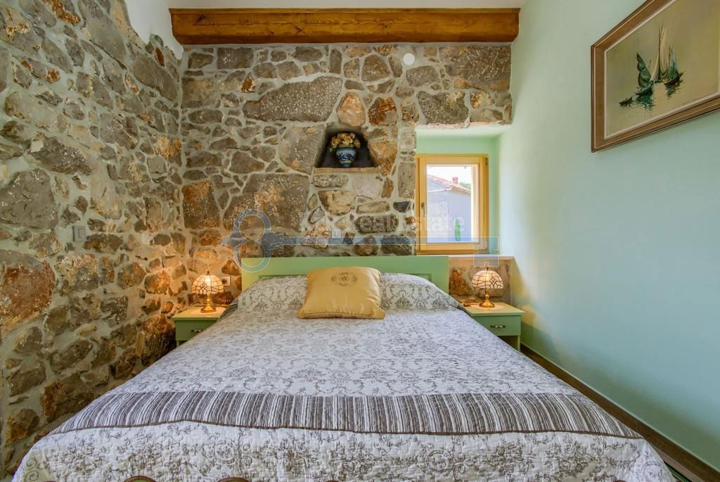 GARICA - VILLA INDIPENDENTE CON PISCINA