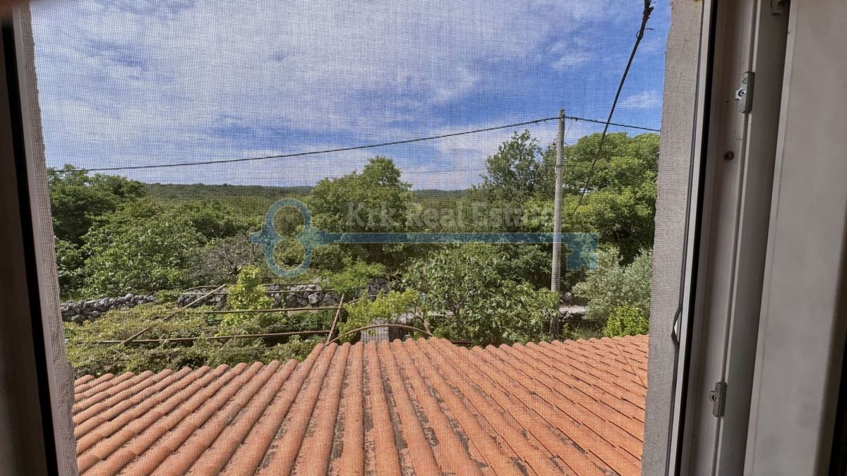 GOSTINJAC - CASA INDIPENDENTE CON DUE UNITÀ RESIDENZIALI