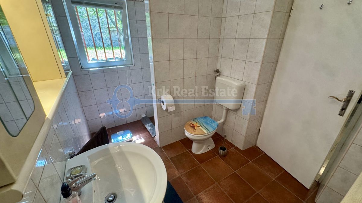 GOSTINJAC - CASA INDIPENDENTE CON DUE UNITÀ RESIDENZIALI