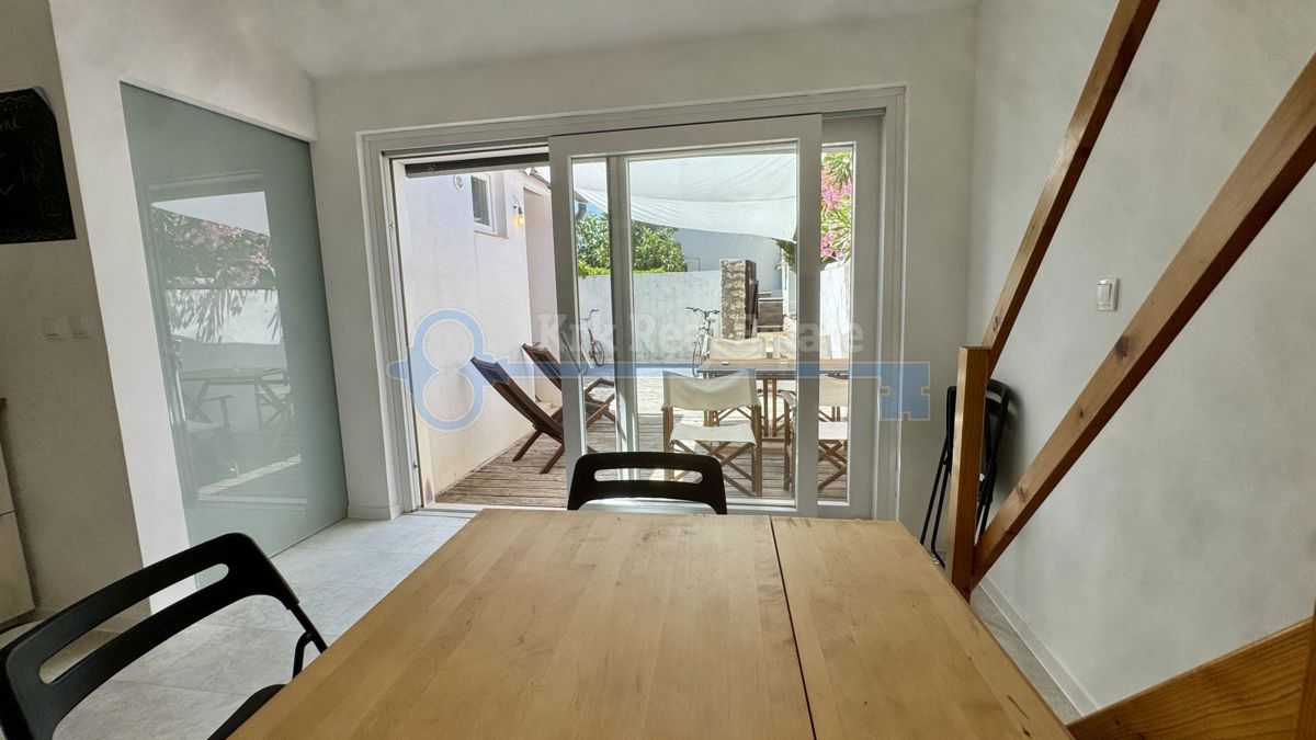 PUNAT - CASA AL PIANO TERRA CON GIARDINO, RARA SUL MERCATO