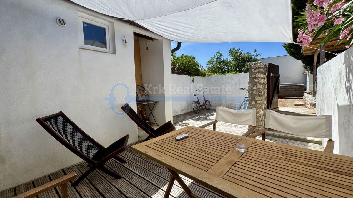 PUNAT - CASA AL PIANO TERRA CON GIARDINO, RARA SUL MERCATO