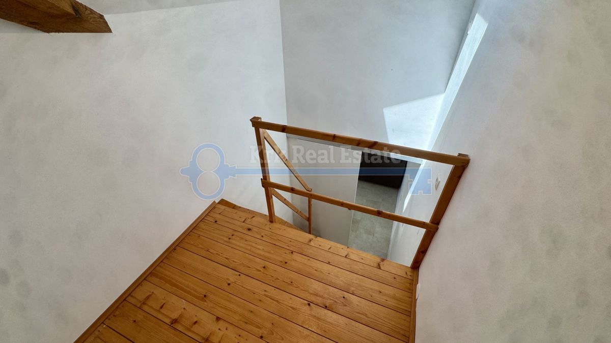 PUNAT - CASA AL PIANO TERRA CON GIARDINO, RARA SUL MERCATO