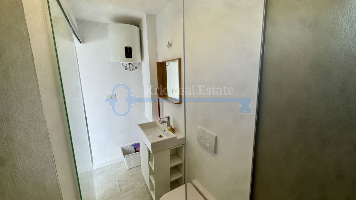 PUNAT - CASA AL PIANO TERRA CON GIARDINO, RARA SUL MERCATO