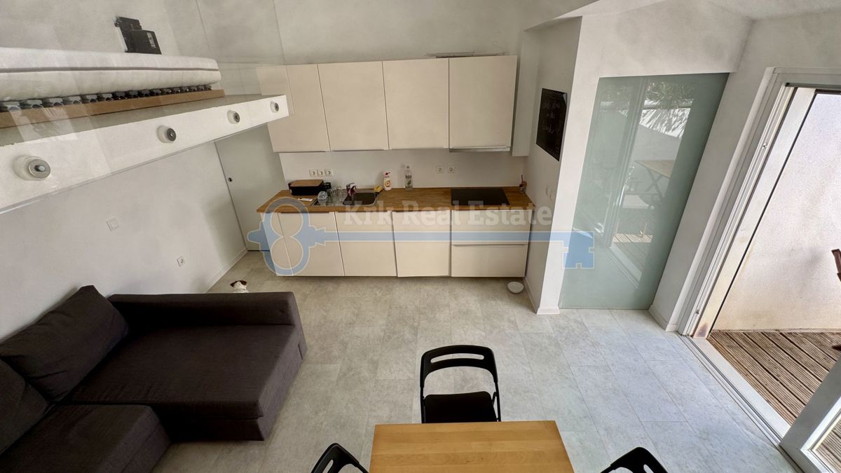 PUNAT - CASA AL PIANO TERRA CON GIARDINO, RARA SUL MERCATO