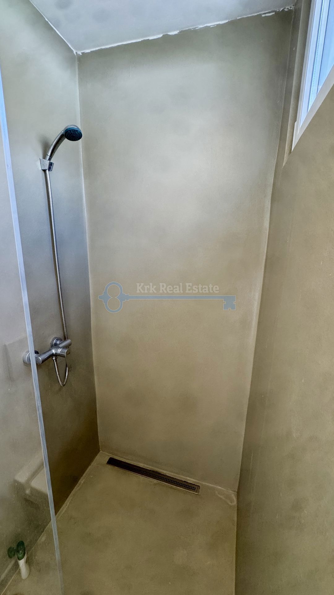 PUNAT - CASA AL PIANO TERRA CON GIARDINO, RARA SUL MERCATO