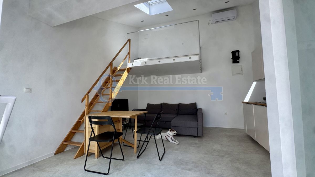 PUNAT - CASA AL PIANO TERRA CON GIARDINO, RARA SUL MERCATO