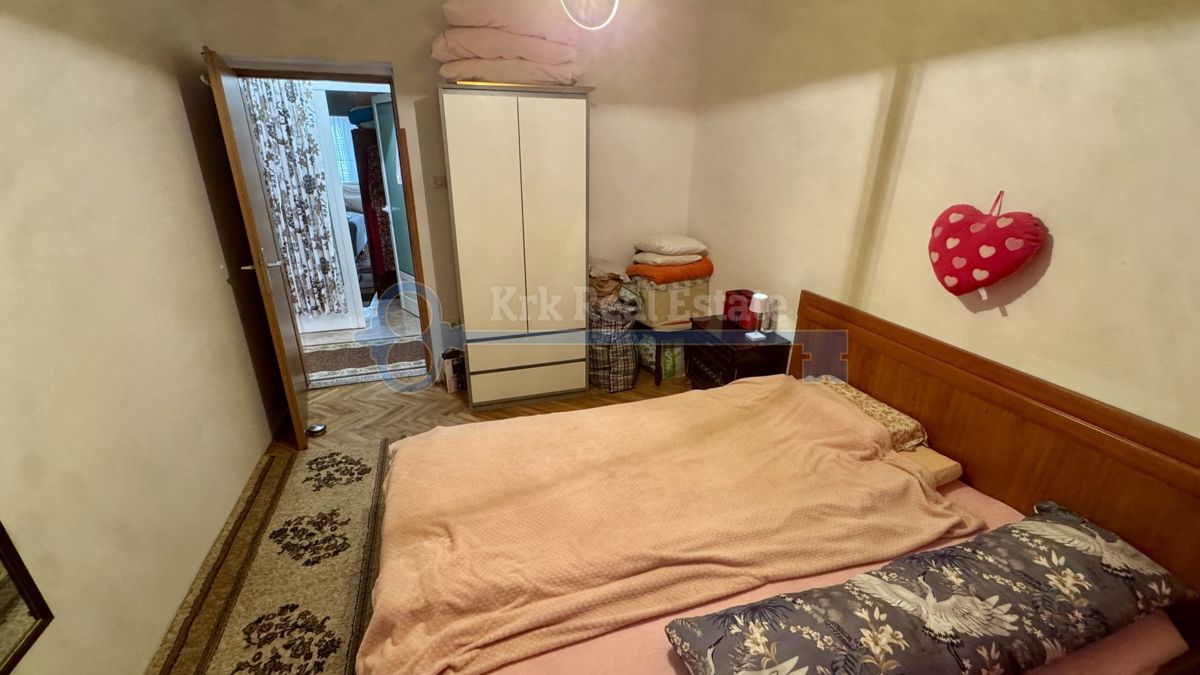 KRK - CASA CON TRE UNITÀ RESIDENZIALI VICINO AL CENTRO