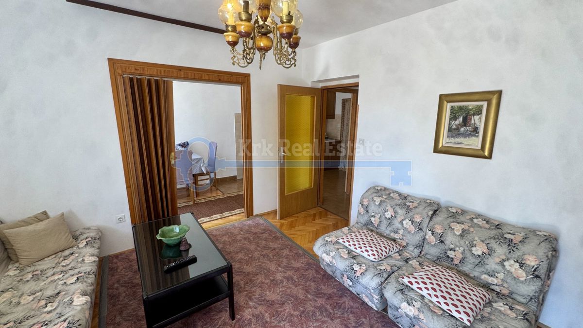 KRK - CASA CON TRE UNITÀ RESIDENZIALI VICINO AL CENTRO