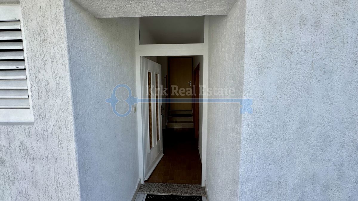 KRK - CASA CON TRE UNITÀ RESIDENZIALI VICINO AL CENTRO