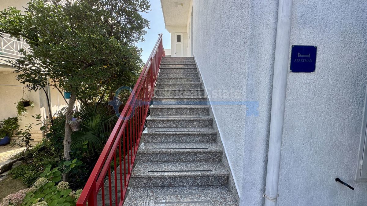 KRK - CASA CON TRE UNITÀ RESIDENZIALI VICINO AL CENTRO