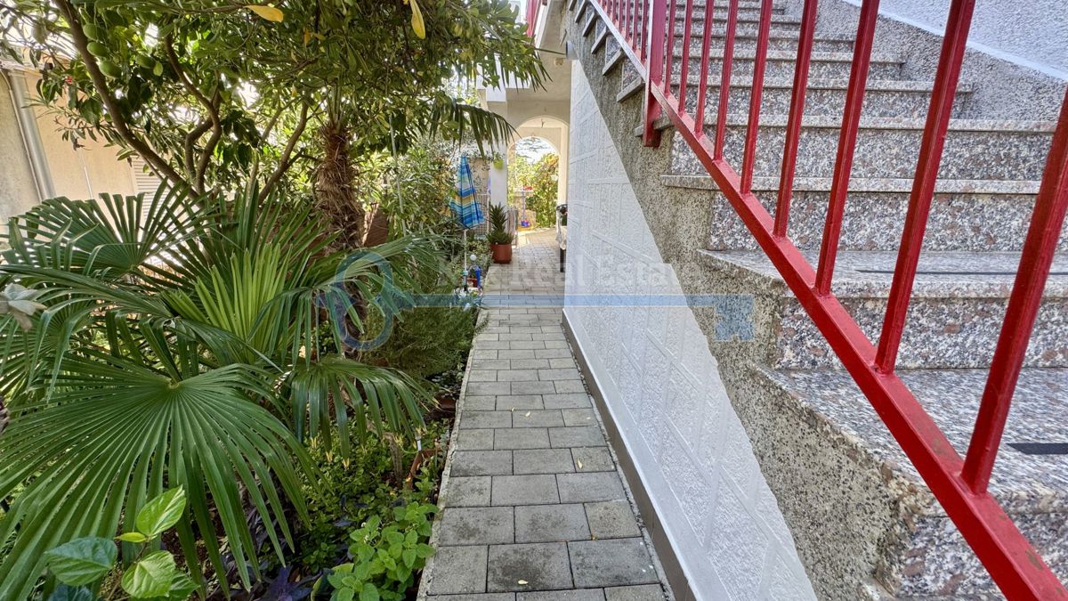 KRK - CASA CON TRE UNITÀ RESIDENZIALI VICINO AL CENTRO