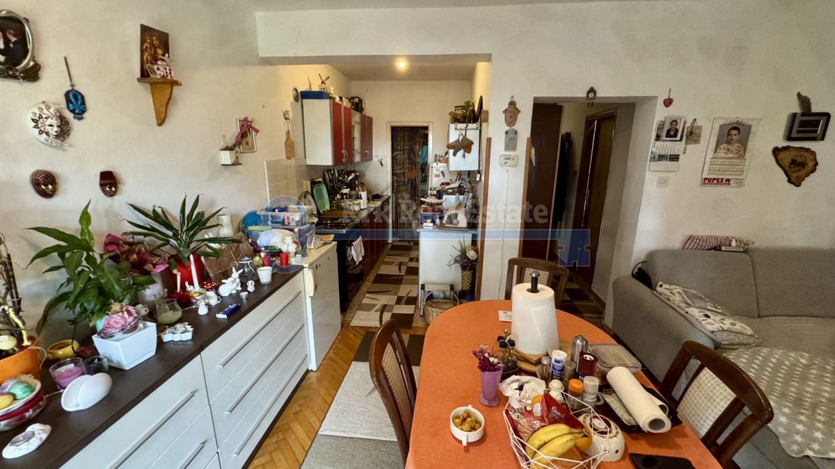 KRK - CASA CON TRE UNITÀ RESIDENZIALI VICINO AL CENTRO