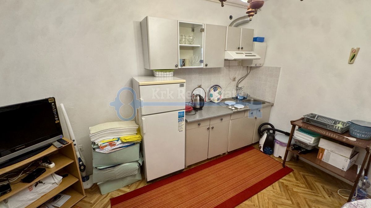 KRK - CASA CON TRE UNITÀ RESIDENZIALI VICINO AL CENTRO