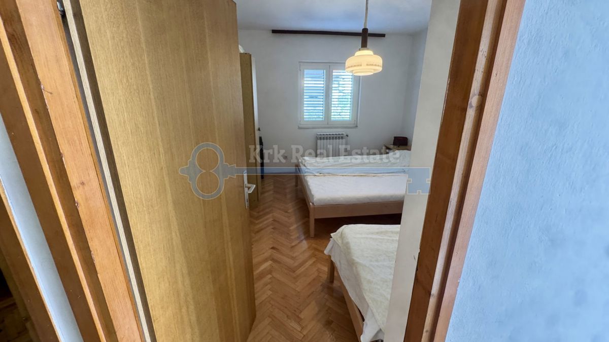 KRK - CASA CON TRE UNITÀ RESIDENZIALI VICINO AL CENTRO