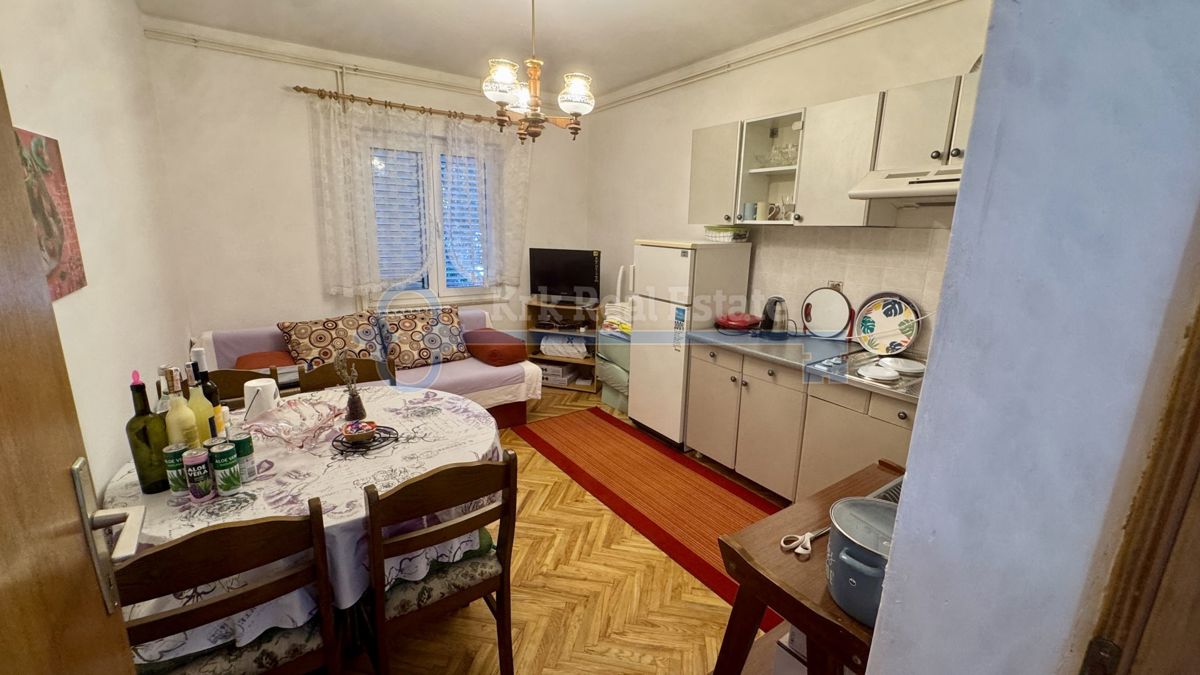 KRK - CASA CON TRE UNITÀ RESIDENZIALI VICINO AL CENTRO