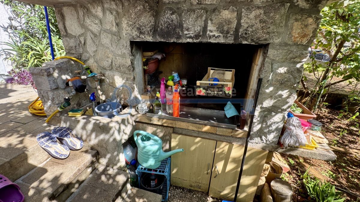 KRK - CASA CON TRE UNITÀ RESIDENZIALI VICINO AL CENTRO