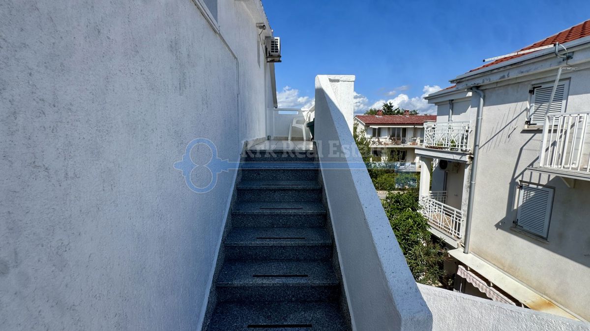 KRK - CASA CON TRE UNITÀ RESIDENZIALI VICINO AL CENTRO