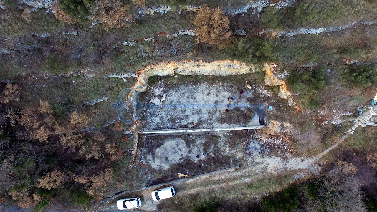 MOŠĆENIČKA DRAGA - TERRENO EDIFICABILE CON LAVORI INIZIATI