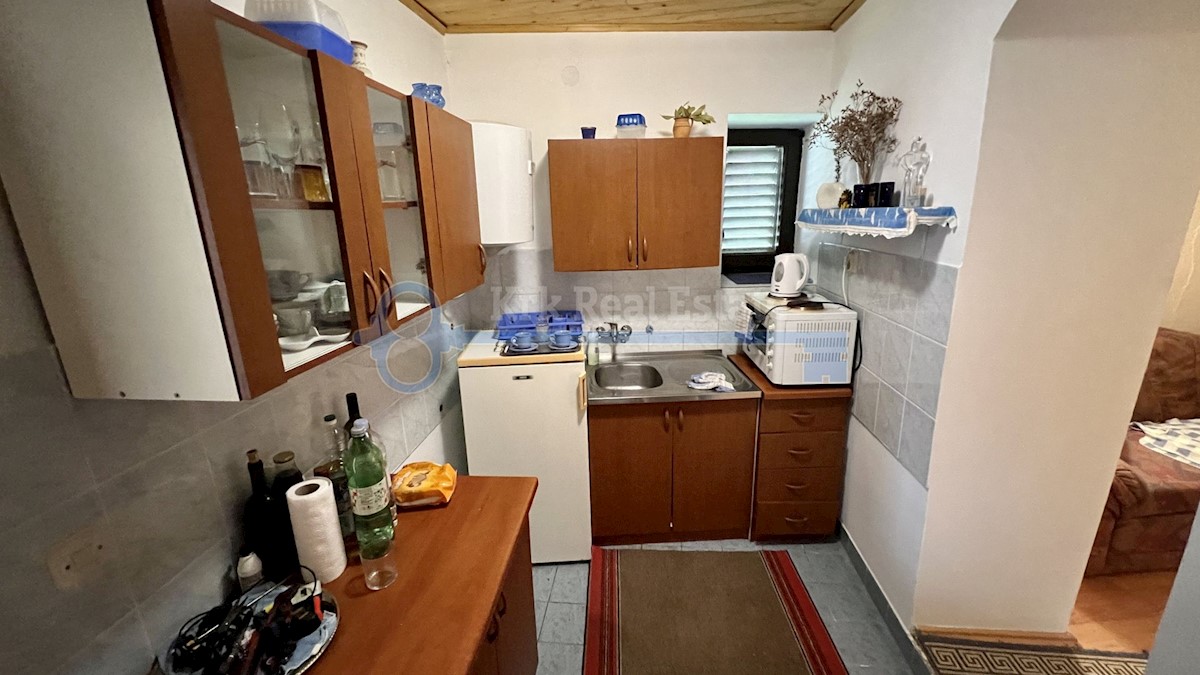 POLJE - CASA IN PIETRA CON ULTERIORE APPARTAMENTO E GIARDINO