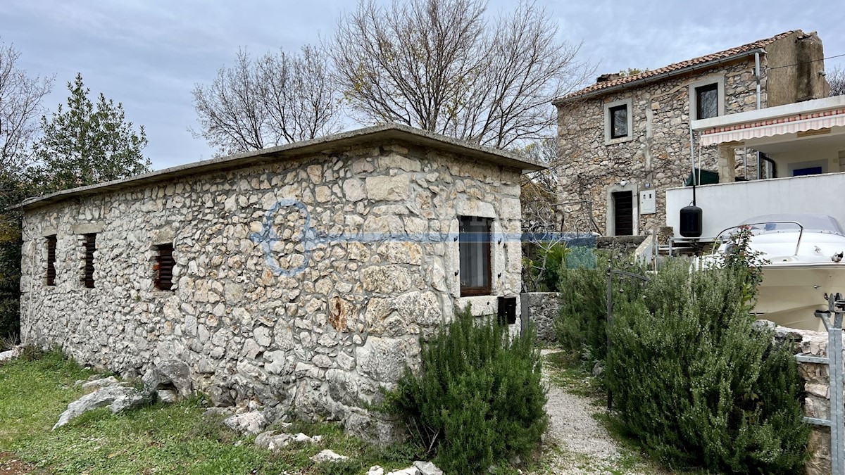 POLJE - CASA IN PIETRA CON ULTERIORE APPARTAMENTO E GIARDINO