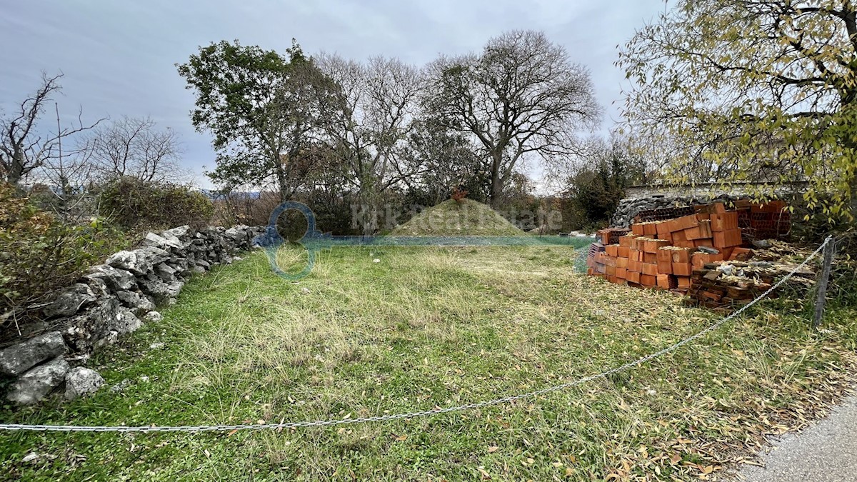 POLJE - CASA IN PIETRA CON ULTERIORE APPARTAMENTO E GIARDINO