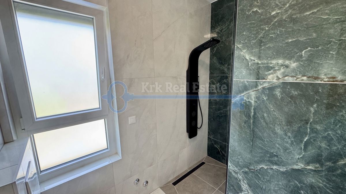 KORNIĆ - CASA INDIPENDENTE CON VISTA MARE E PISCINA
