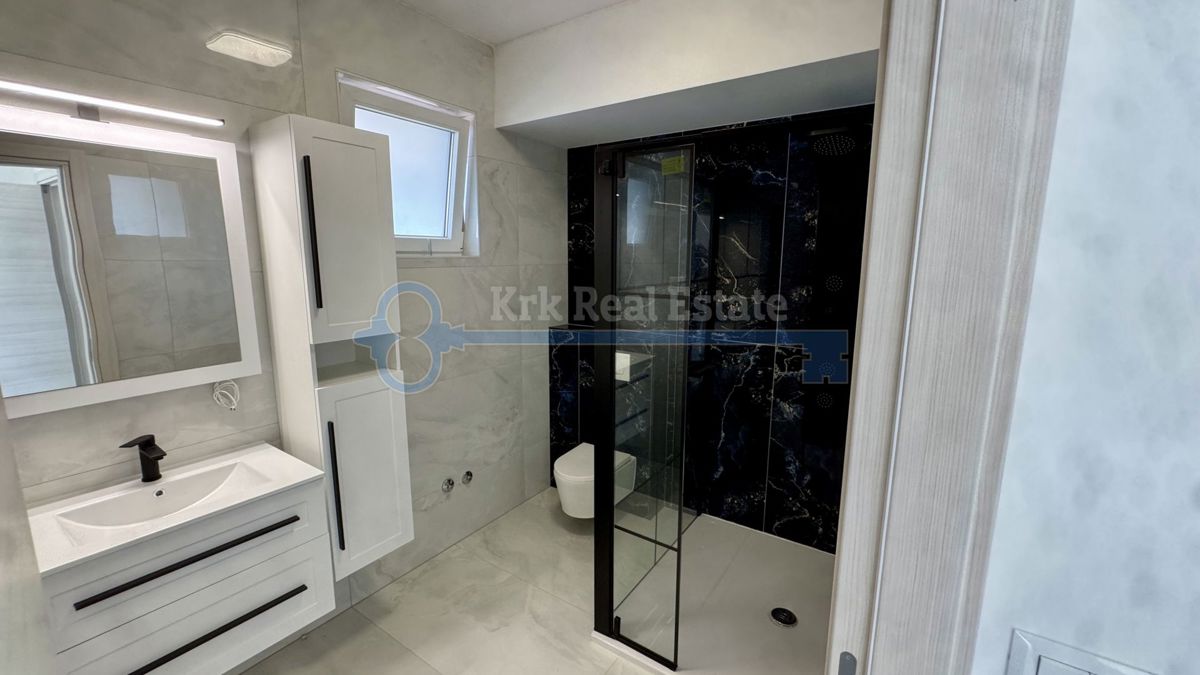 KORNIĆ - CASA INDIPENDENTE CON VISTA MARE E PISCINA