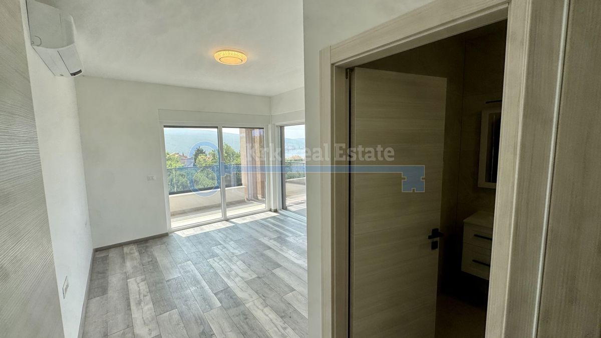 KORNIĆ - CASA INDIPENDENTE CON VISTA MARE E PISCINA