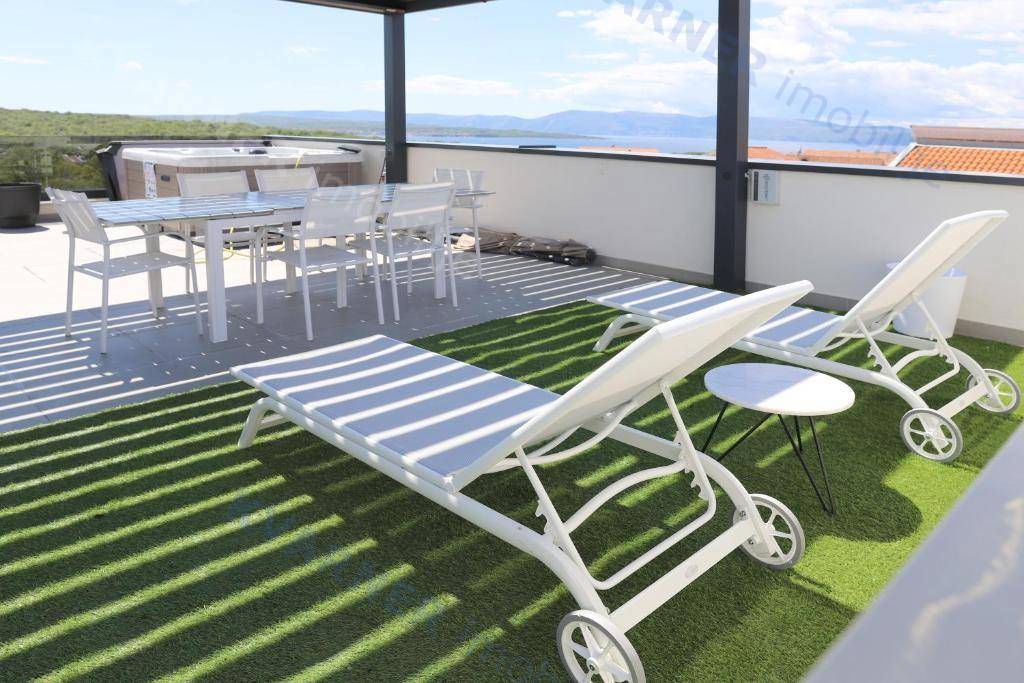 Appartamento Njivice, 74,47m2