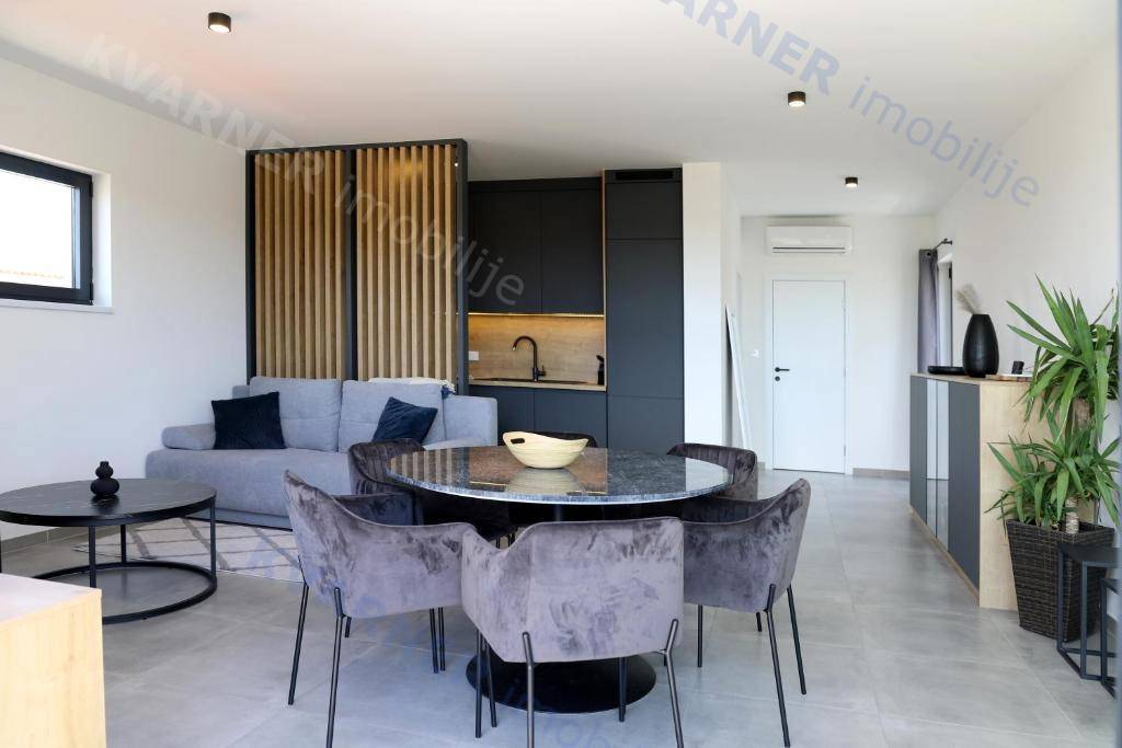 Appartamento Njivice, 74,47m2