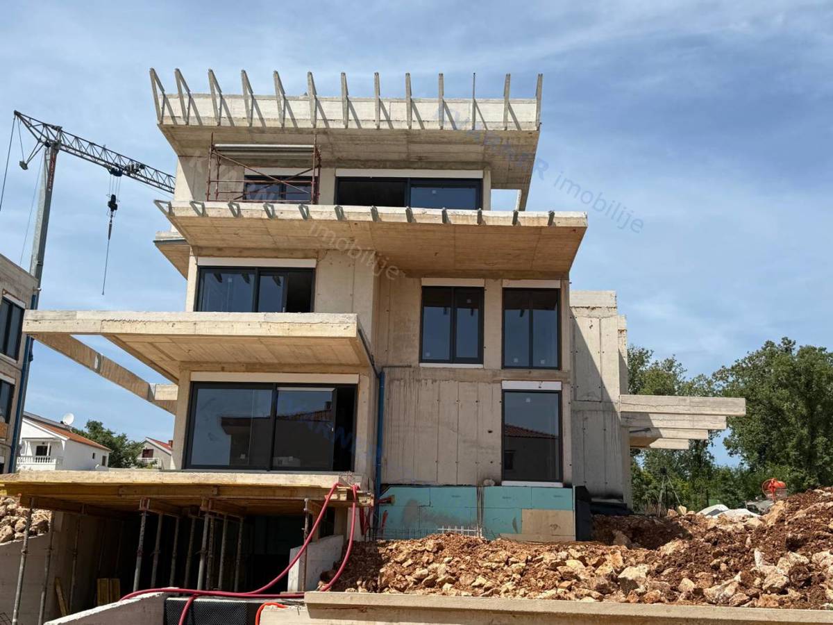 Appartamento Njivice, 104,45m2