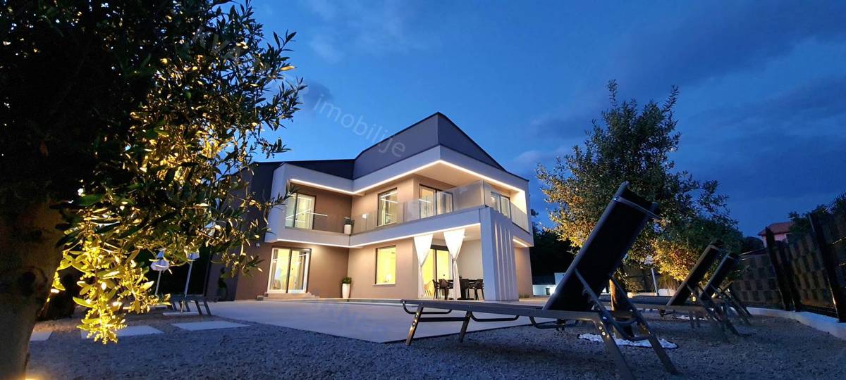 Casa Vrbnik, 175,50m2