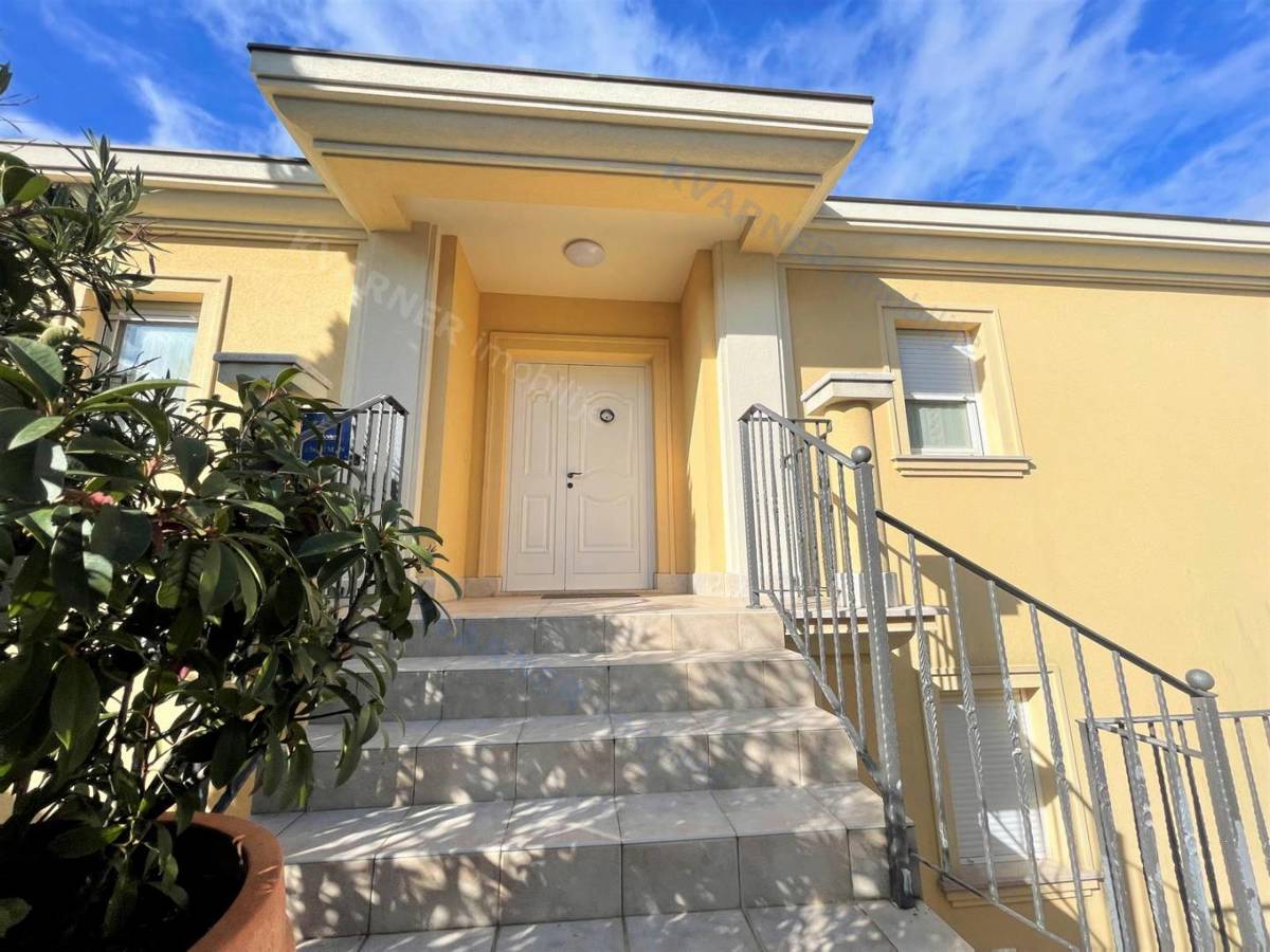 Casa Njivice, 230m2