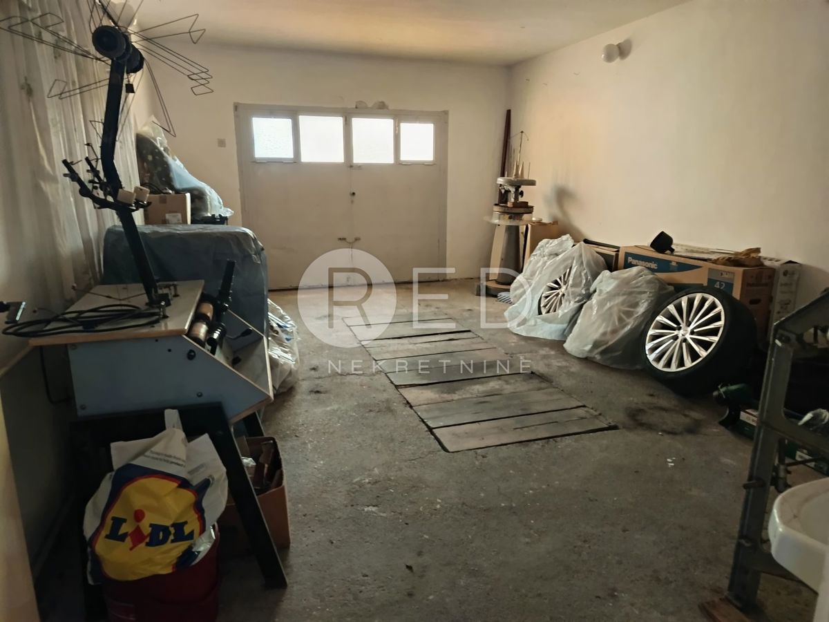 Casa Retfala, Osijek, Retfala - blizina Pampasa, 235m2