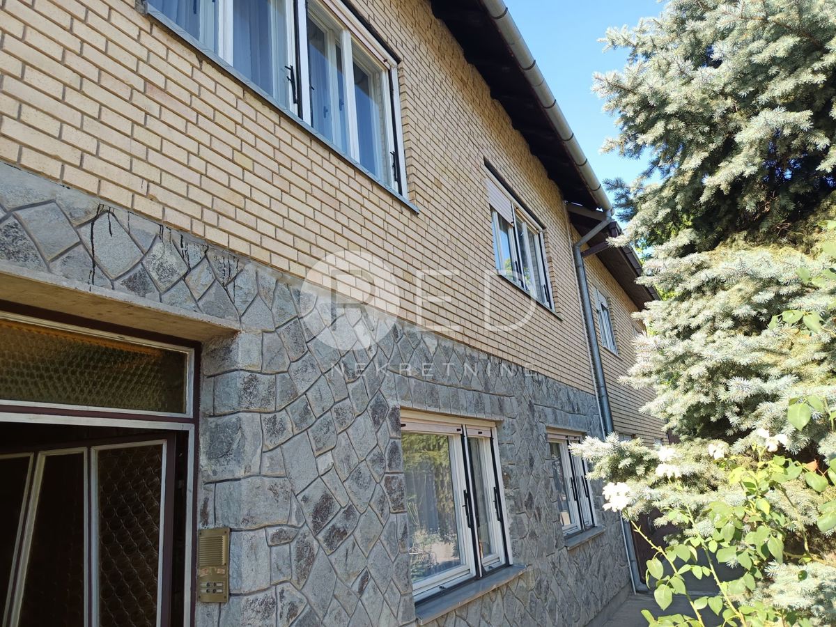 Casa Retfala, Osijek, Retfala - blizina Pampasa, 235m2